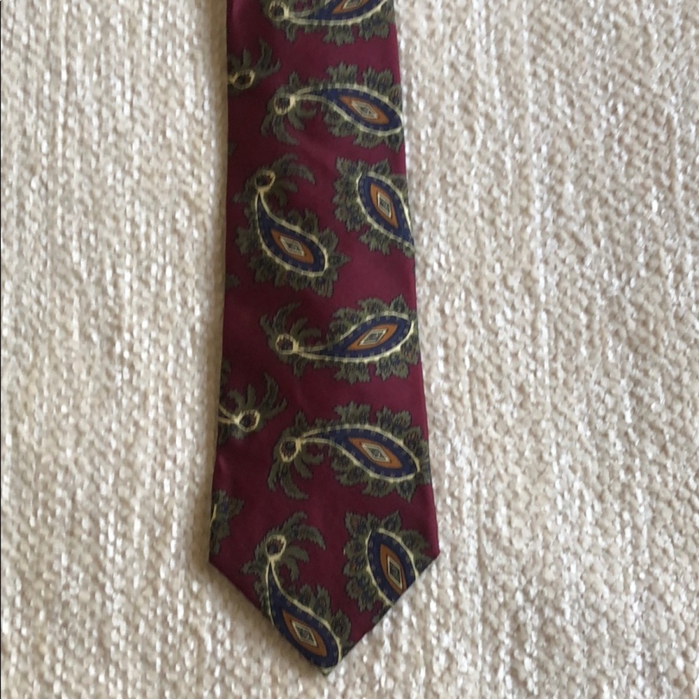 Lands’ End Tie.